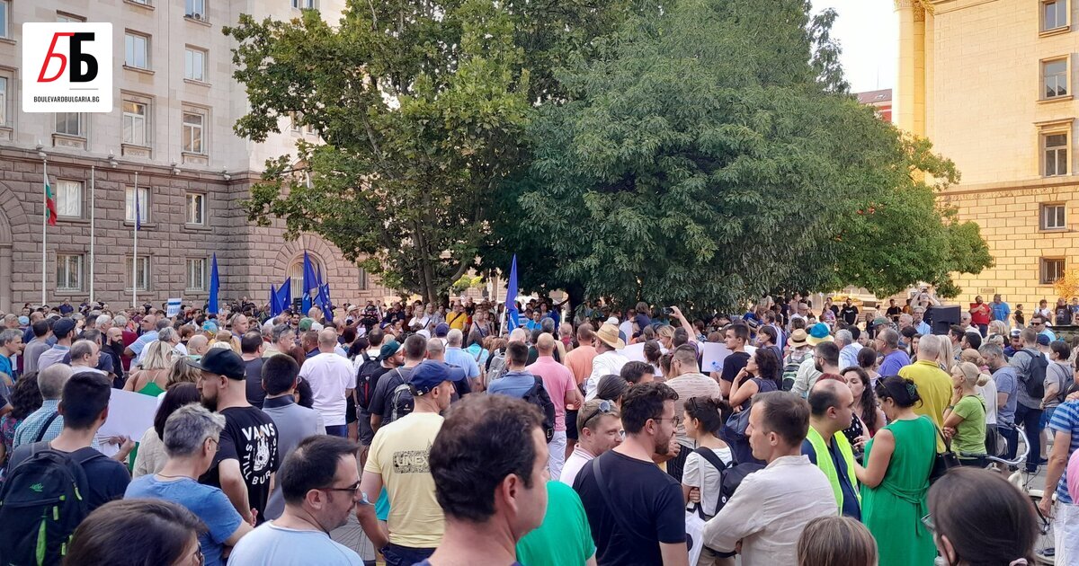 Два протеста под наслов България - независима от Газпром! и