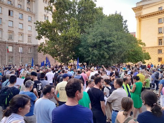"Независими от Газпром": Протести в София заради газовата политика на служебния кабинет