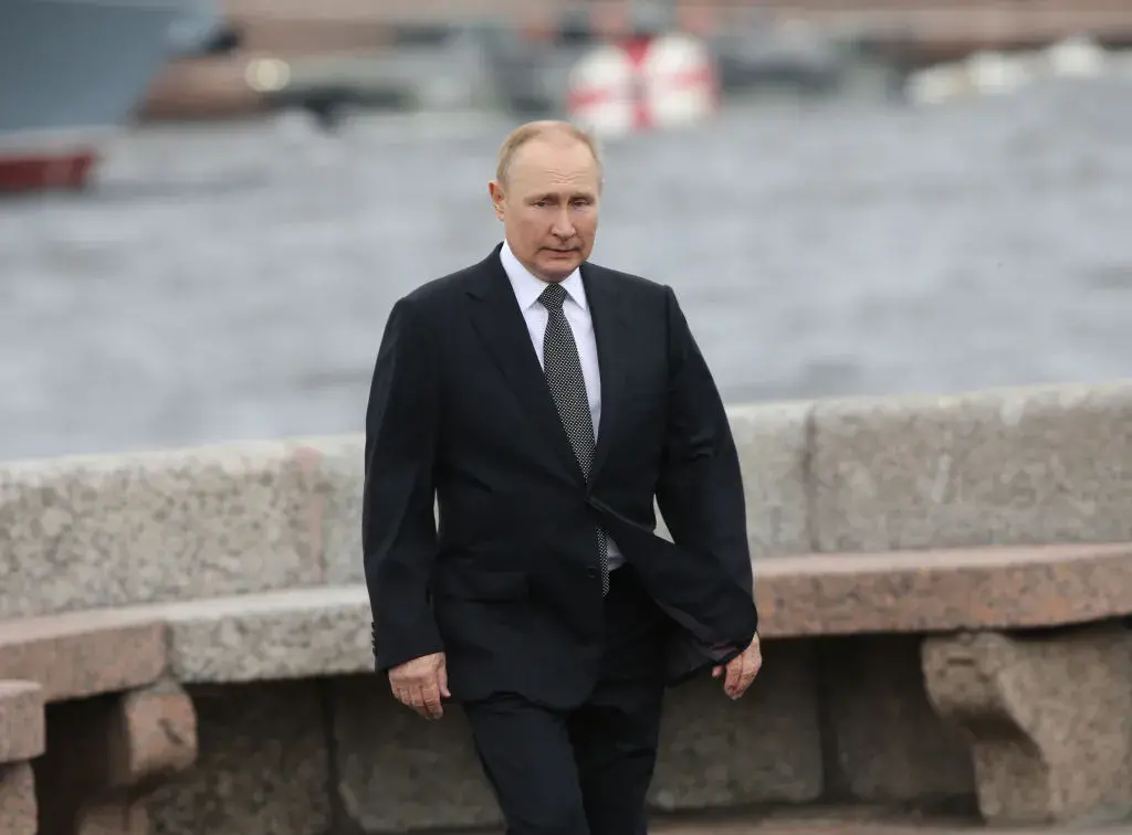 Путин забрани на чуждестранни банки и енергийни компании да напускат Русия