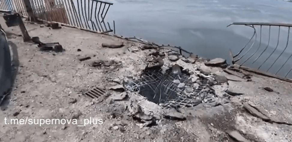 Украинската армия удари мост над Днепър, който свърза окупираните от Русия земи