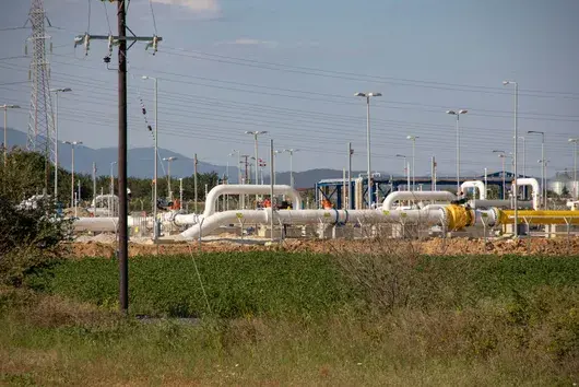 Пиесата "Няма газ" в интерконектора продължава днес в президентството