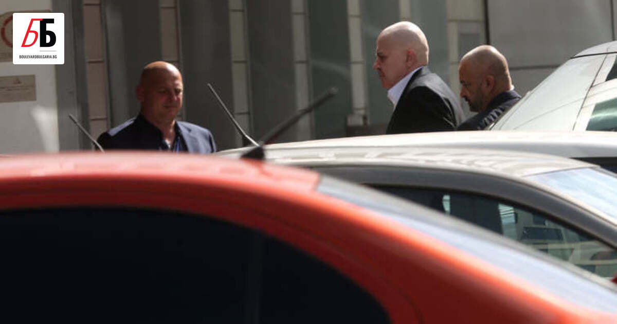 Отказът на Слави Трифонов да подаде декларацията си за имущество