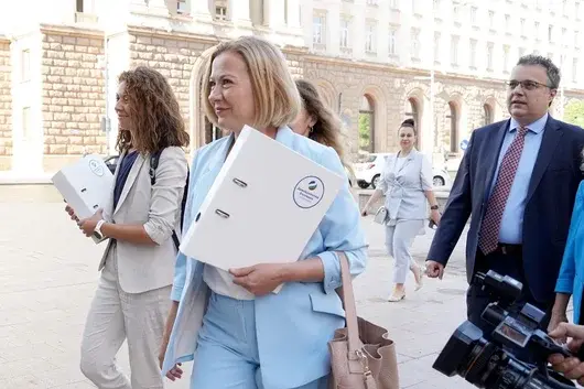 ДБ обжалва пред ВАС решение на ЦИК за кода на машините за гласуване 