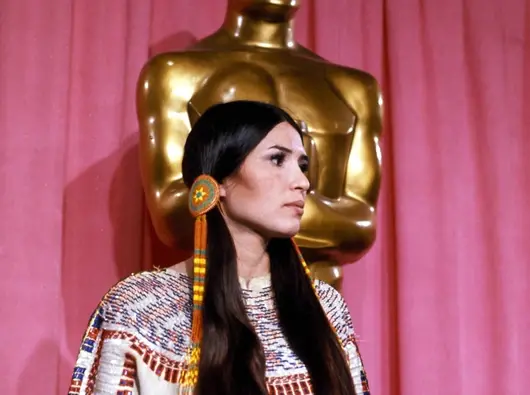 Извинение след 50 г.: Защо Брандо отказа "Оскар" за "Кръстникът", а Холивуд освирка момичето с дългите коси