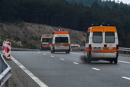 След катастрофата с мигрантите: още един пътен инцидент със загинал и ранени 