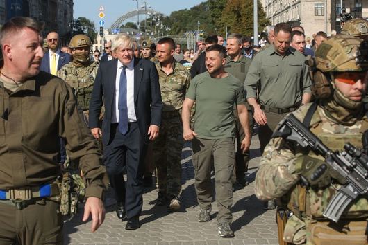 Борис Джонсън пристигна в Киев в Деня на независимостта на Украйна