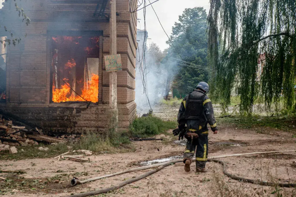 Русия нанася нови ракетни удари по Запорожие и "планира нещо" в Южна Украйна 
