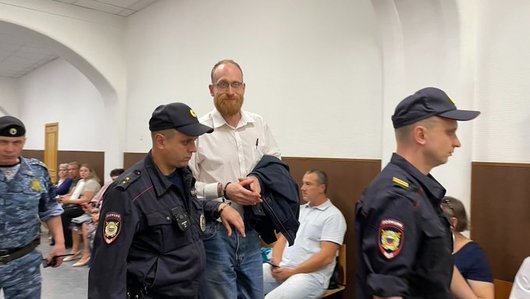 Независим руски журналист е обвинен във финансиране на екстремистка организация