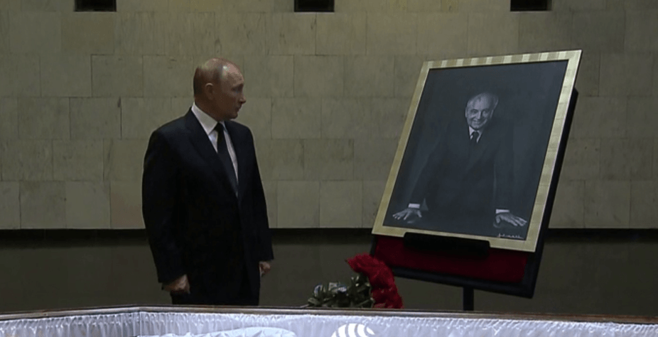 Путин се сбогува с Горбачов в моргата на московската централна болница