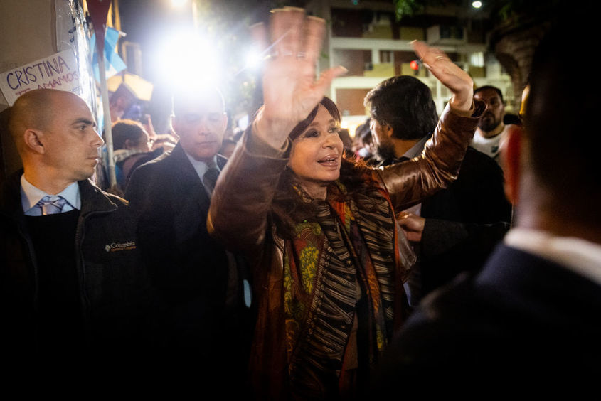 Вицепрезидентът на Аржентина оцеля след опит за атентат