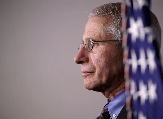 Когато той говори, Америка слуша: Д-р Антъни Фаучи срещу Covid-19