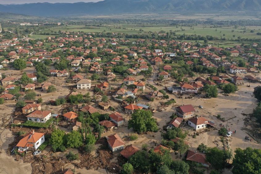Започва оценката на щетите от тежките наводнения в Карловско