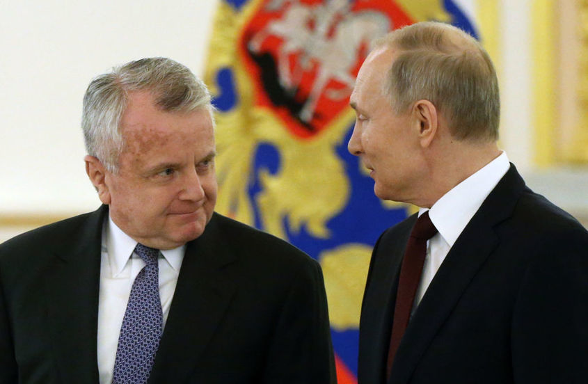 Посланикът на САЩ в Москва се оттегли, преди Вашингтон да излъчи негов наследник