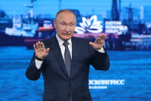 Путин заплаши да спре и газа, и петрола за ЕС и заговори в поуки от детски приказки