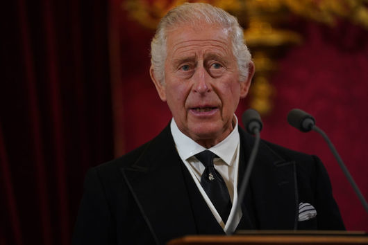 Чарлз III официално беше обявен за новия крал на Великобритания