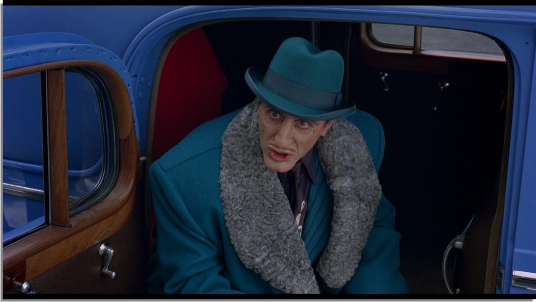 7. "Dick Tracy" (1990)
<br><br>
Ал чака 11 години, преди отново да се бори за наградите на Американската филмова академия.
<br><br>
Лентата с участието на Уорън Бейти и Мадона успява да вземе три отличия, а Пачино получава номинация за най-добра поддържаща мъжка роля.
<br><br>
Героят му Алфонсо "Биг Бой" Каприс е начело на престъпна групировка, която агресивно атакува малките бизнеси в града. Детектив Дик Стейси е по петите му, но доказателства и свидетели за нарушенията му липсват.