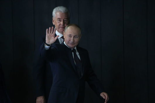 В Москва и Петербург поискаха оставката на Путин: "Вашите възгледи са безнадеждно остарели"