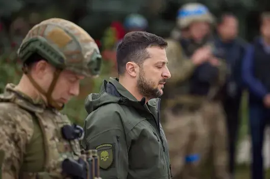 Володимир Зеленски пристигна в Изюм - градът е свободен след 5 месеца под окупация