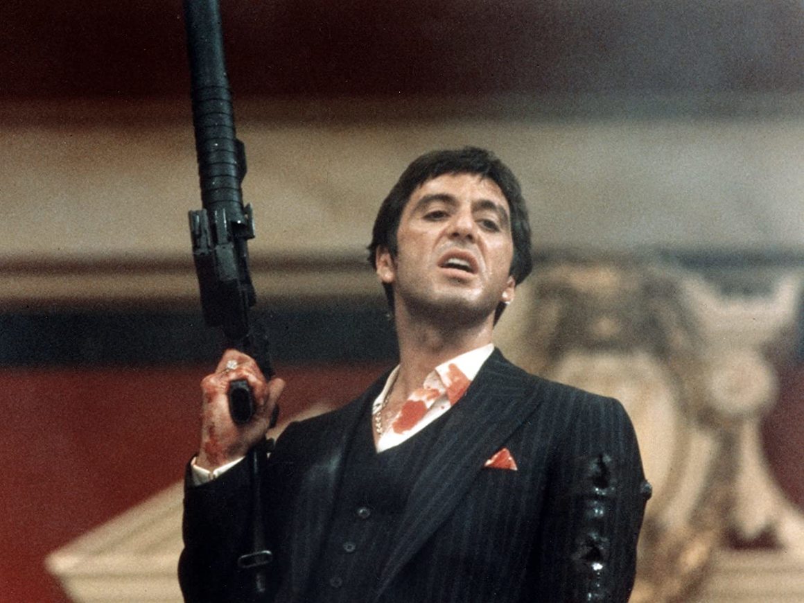 10. "Scarface" (1983)
<br><br>
"Say hello to my little friend!"
<br><br>
Единственият филм, който не носи номинация за "Оскар" на Пачино, но няма как да бъде подминат и да не попадне в нашата класация.
<br><br>
Мартин Брегман е един от първите кино хора, които забелязват таланта на Ал Пачино и му оказват подкрепа в ранните етапи на кариерата му. Тук двамата се събират като продуцент и актьор в главна роля.
<br><br>
Ал успява да ни остави още един легендарен престъпен образ, влизайки в обувките на Тони Монтана.
<br><br>
"Белязаният" се превръща от затънал в бедност кубински имигрант в един от най-големите наркобосове в Маями, оставяйки кървави следи навсякъде след себе си.