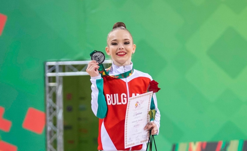 Роди се звезда: Три медала и исторически успех за Стилияна Николова в гимнастиката 