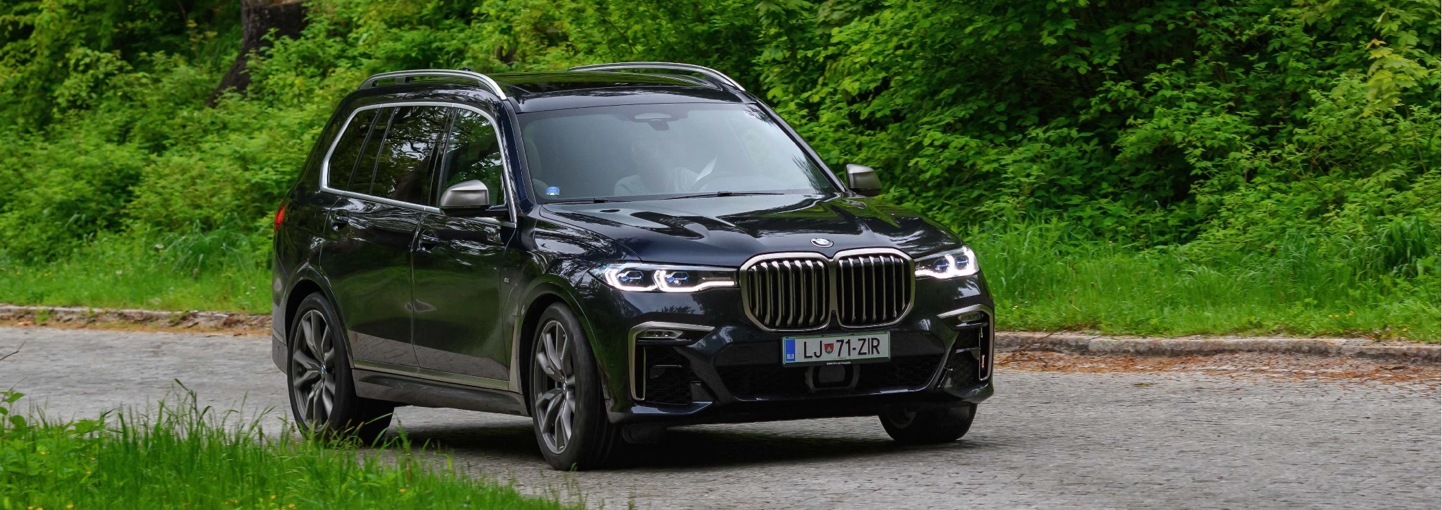 На терена на най-големите - тест-драйв на BMW X7 