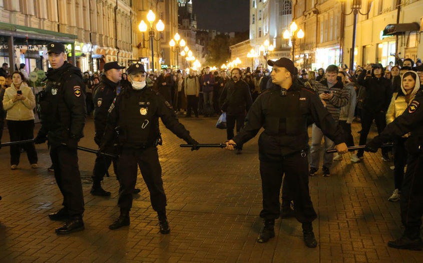 Полицията в Москва арестува протестиращите срещу мобилизацията