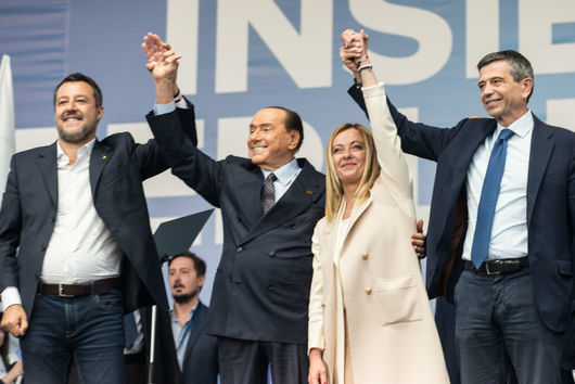 Председателят на Форца Италия Силвио Берлускони е приет в интензивно