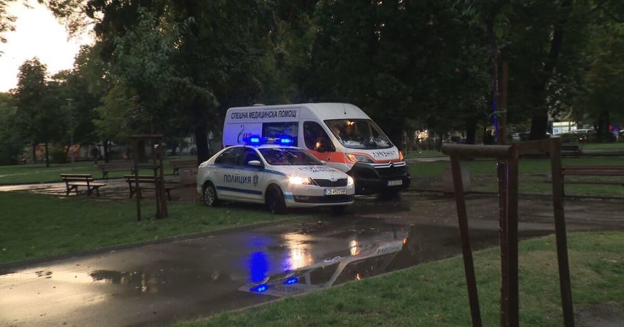 Трима души загинаха при удар от мълния в центъра на София