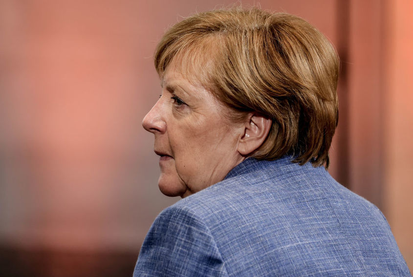 Меркел се появи с предупреждение: "Путин не блъфира с ядрената заплаха"