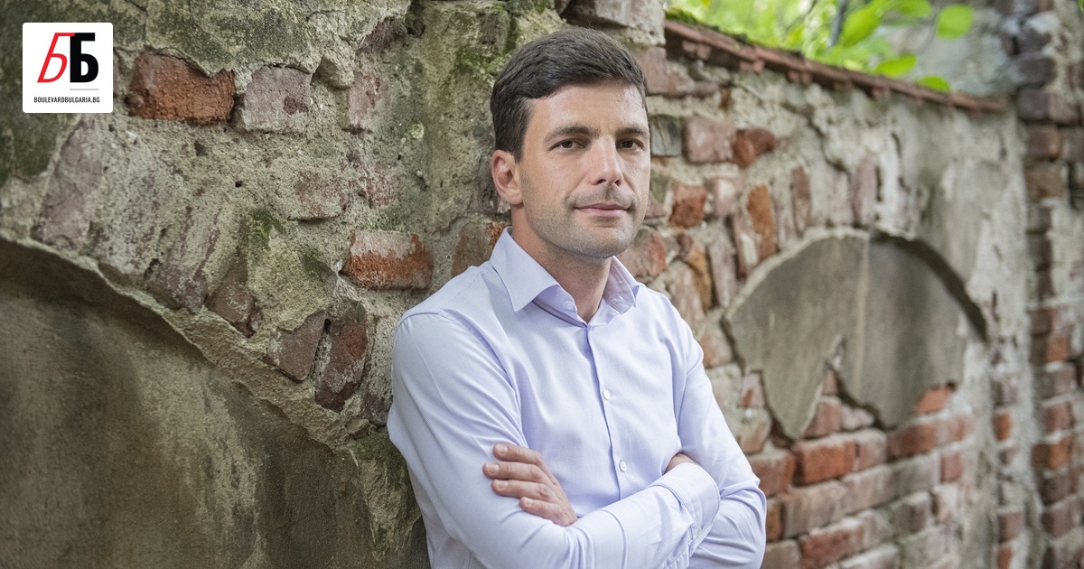 Депутатът от ПП-ДБ Никола Минчев се разграничи от скандала с