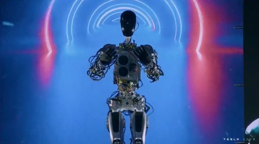 Запознайте се с "Optimus" - хуманоидният робот на Мъск, който ще "трансформира цивилизацията"