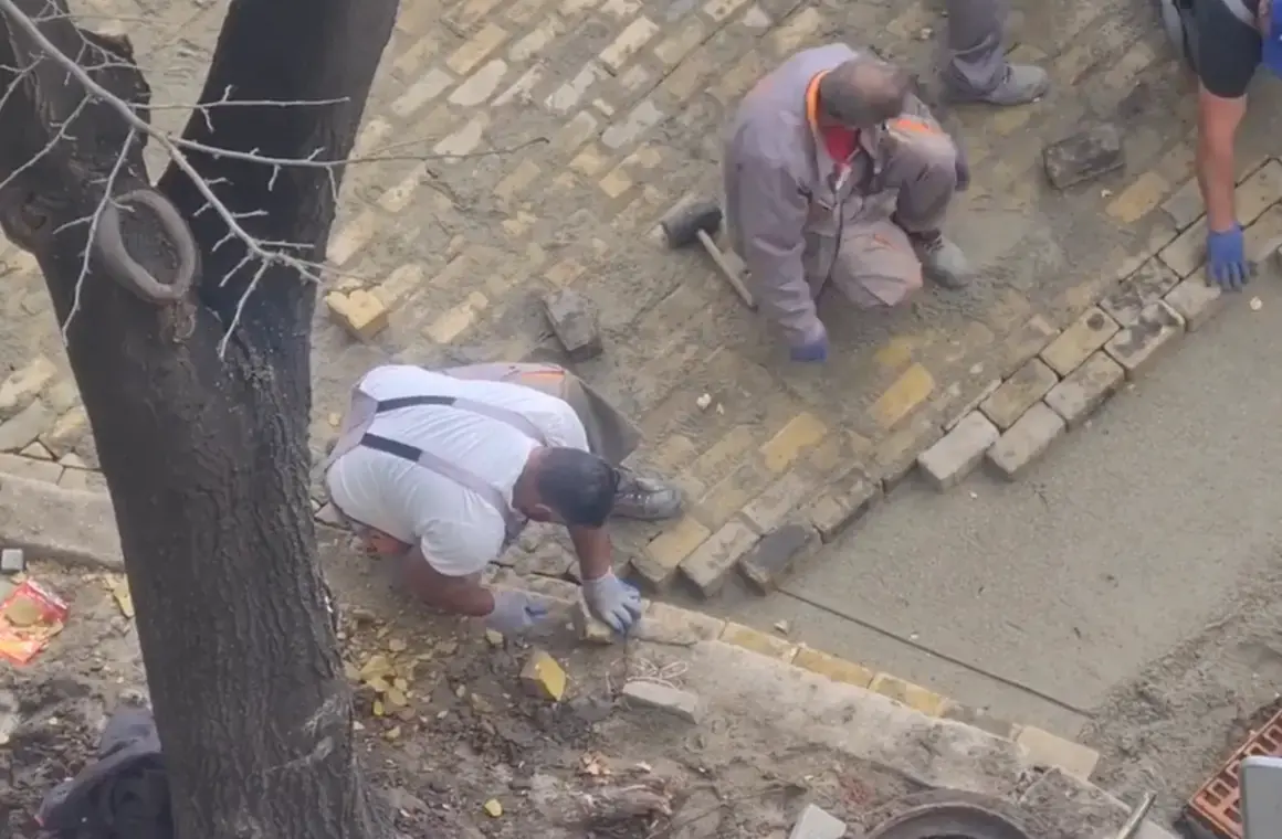 Жълтите павета стигнаха и до прокуратурата след видео как се троши паве с чук