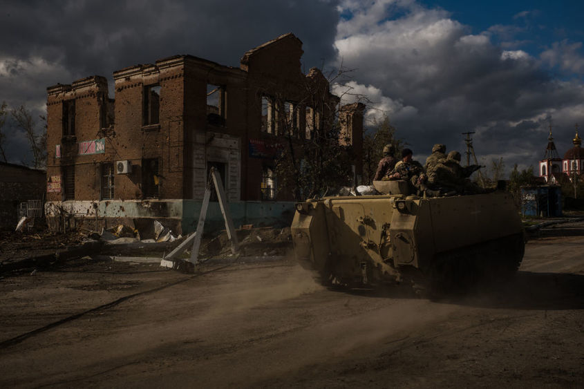 Украинските сили са пробили руската отбрана на юг, Зеленски забрани преговорите с Путин
