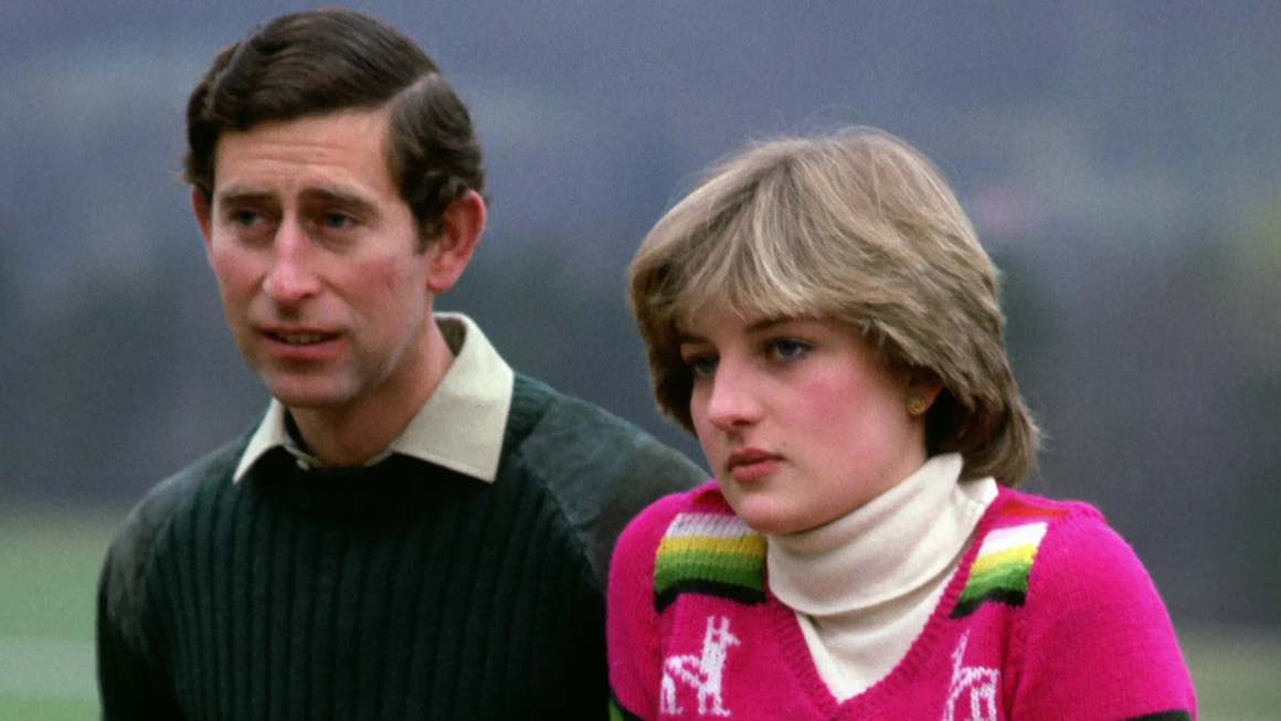 <b>The Royal House of Windsor</b>
<br><br>
Продължителност: 6 епизода по 45 мин.
<br><br>
За феновете на: "The Crown", "Wolf Hall", "The White Princess"
<br><br>
Документалният сериал е от 2017 г., но в момента на разположение за стрийминг в Netflix. Показва цялата история на британското кралско семейство след Първата световна война - от смяната на фамилното име на Уиндзор, през абдикацията на Едуард VIII и смяната на краля, коронацията на Елизабет II, кризите зад стените на Бъкингамския дворец, и отраженията им върху ролята на монархията в британската политика. В комбинация с "The Crown" по Netflix, тази поредица ще ви даде още по-добра представа за йерархията, ценностите, характерите, слабостите и силите на династията.