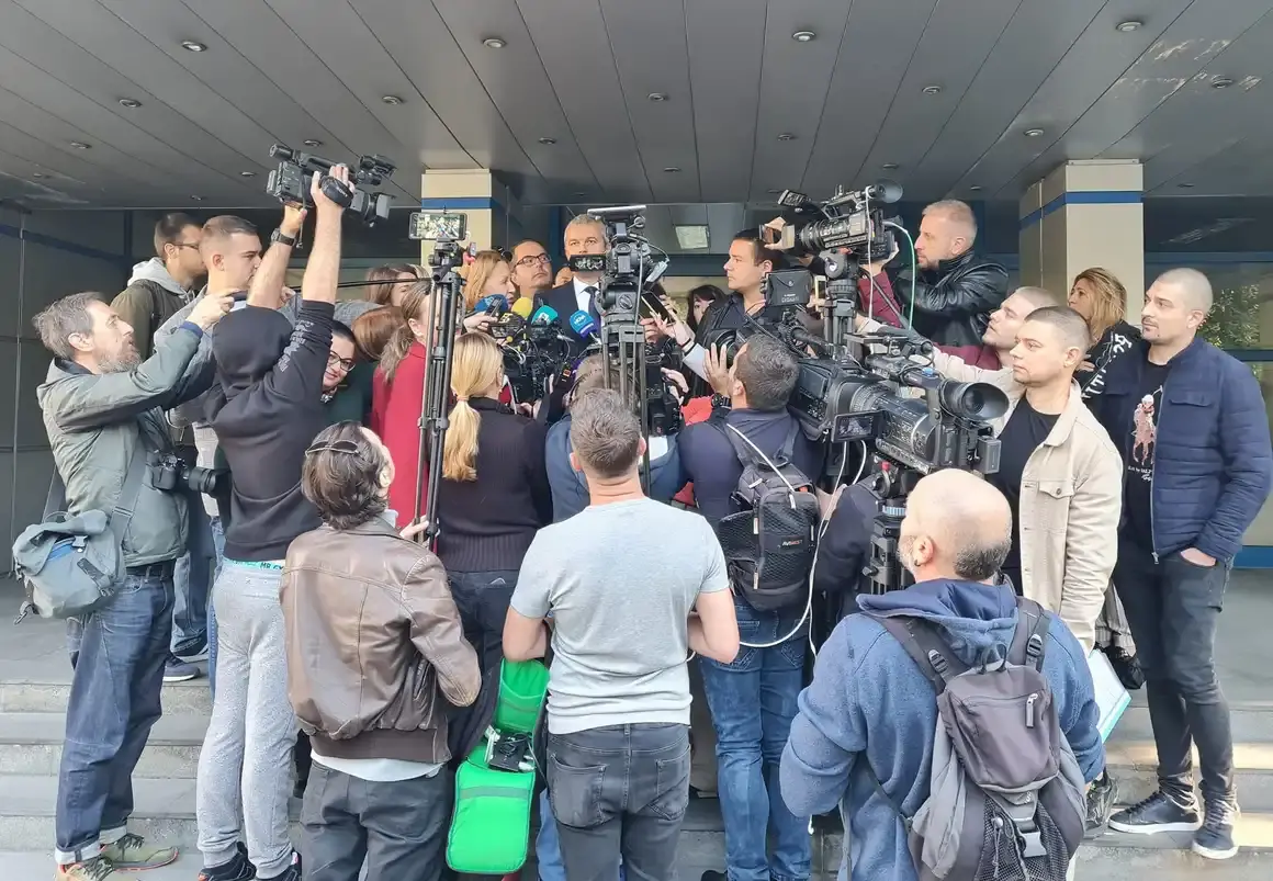 "Освободете терена"