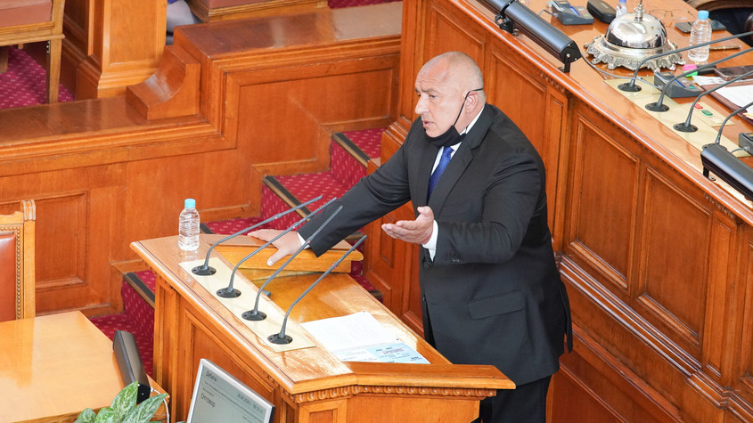 "Каква е разликата между това един театър да работи и парламентът": Първо изслушване на Борисов за Covid-19