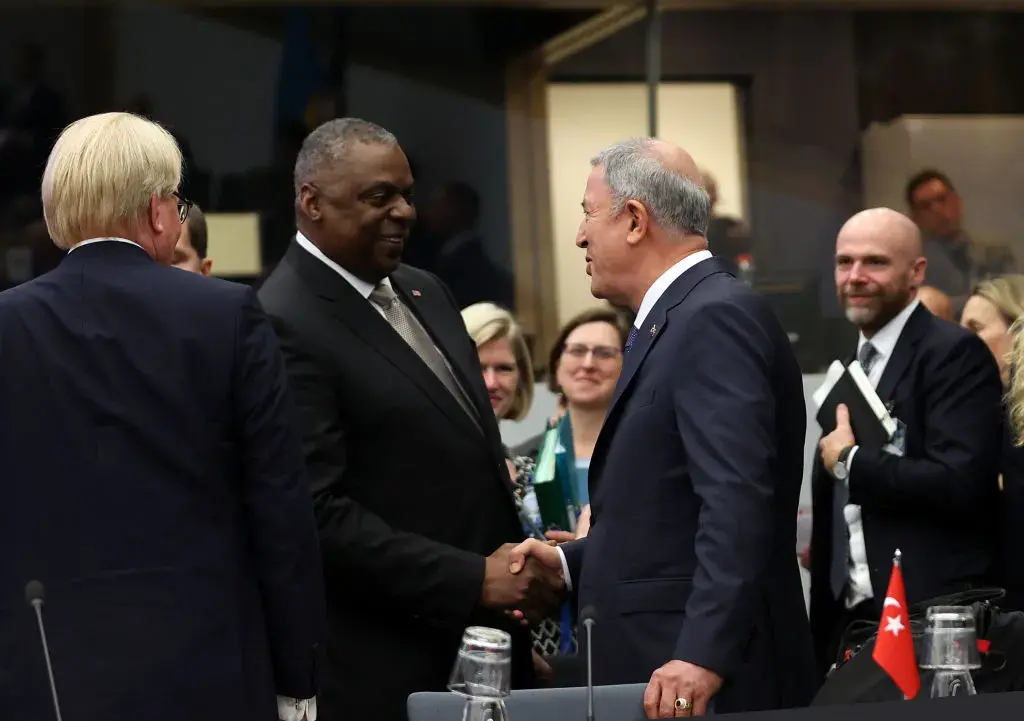 Държави от НАТО обещаха да засилят ПВО на Украйна с изпращане на още оръжия