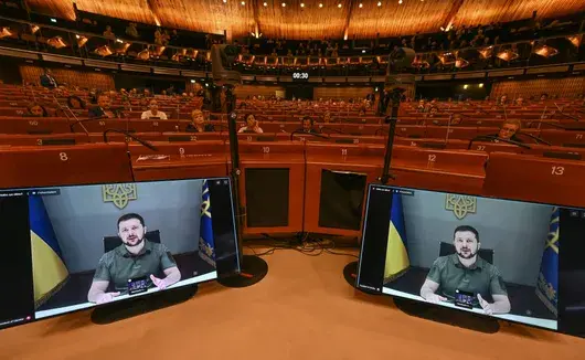 ГЕРБ решиха да компенсират гафа с Митрофанова - с покана към Зеленски за откриването на 48 НС