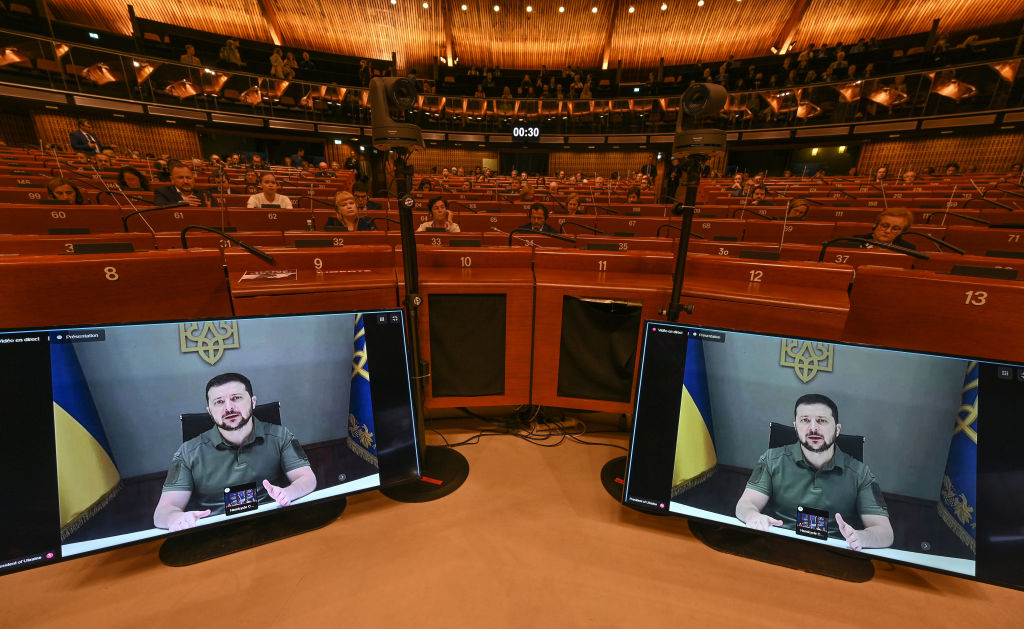 ГЕРБ решиха да компенсират гафа с Митрофанова - с покана към Зеленски за откриването на 48 НС