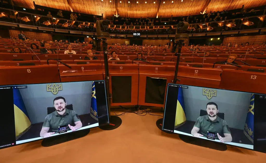 ГЕРБ решиха да компенсират гафа с Митрофанова - с покана към Зеленски за откриването на 48 НС