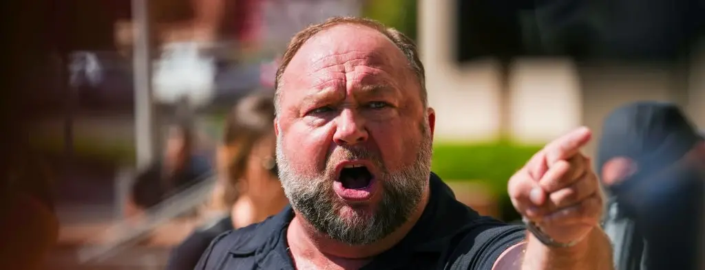 1 млрд. долара глоба: Присъдата за най-безумната конспиративна теория на Алекс Джоунс