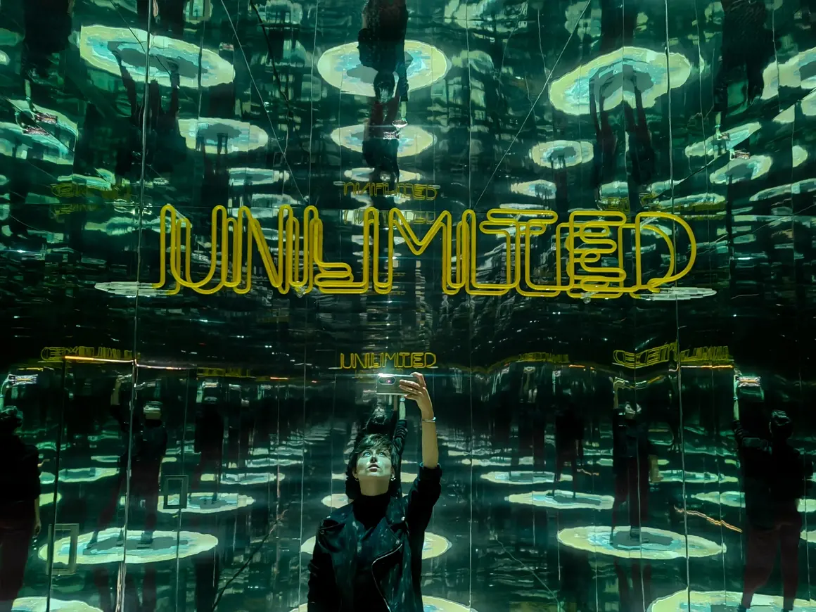 Огледалната стая Unlimited Love ще се появи на финалния концерт от турнето на Мария Илиева