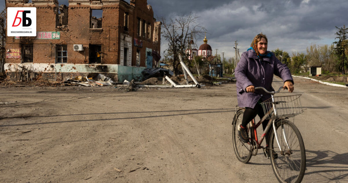 Украинските войски са си върнали десетки осеяни с мини селища