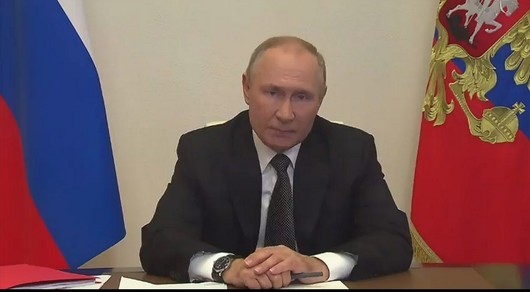 Руският президент Владимир Путин обяви че въвежда военно положение в