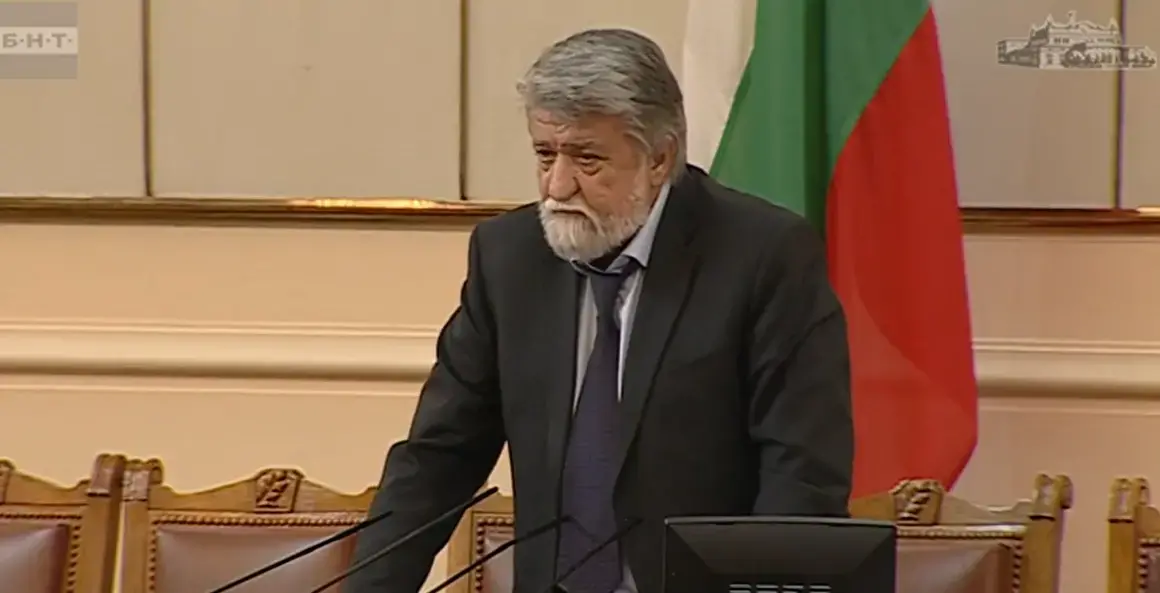 Речта на Вежди Рашидов, която изправи всички депутати на крака с аплодисменти