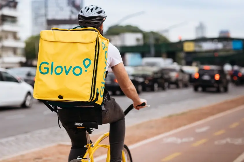 Ангажиментът на Glovo, работа, куриер, доставки