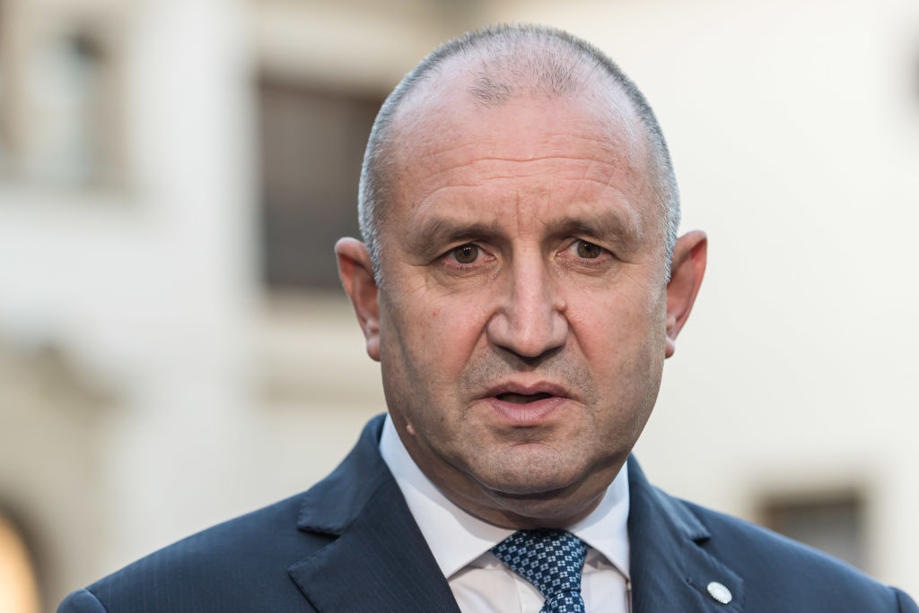 Президентът Румен Радев няма да подпише оставката на Петър Тодоров