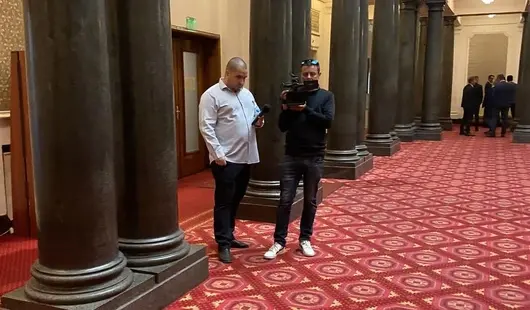 Кремена Кунева (ДБ) поиска отнемане на акредитацията на бивш репортер от "ТВ Алфа"