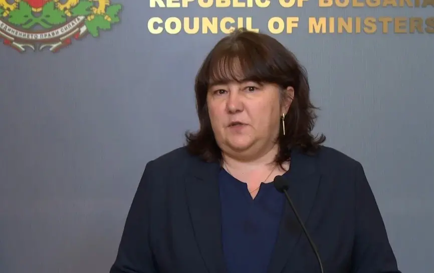 "Лукойл" щял да плати авансово 100 млн. лв. данък свръхпечалба, твърди министър