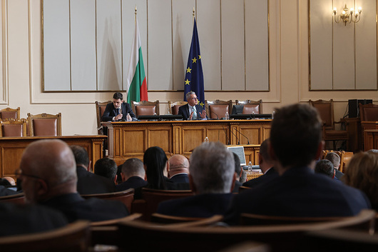 Изборът на Вежди Рашидов за компромисен председател на Народното събрание
